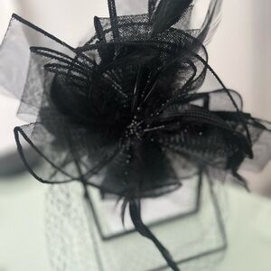 Fabulous Feathered Fascinator Hat Like New